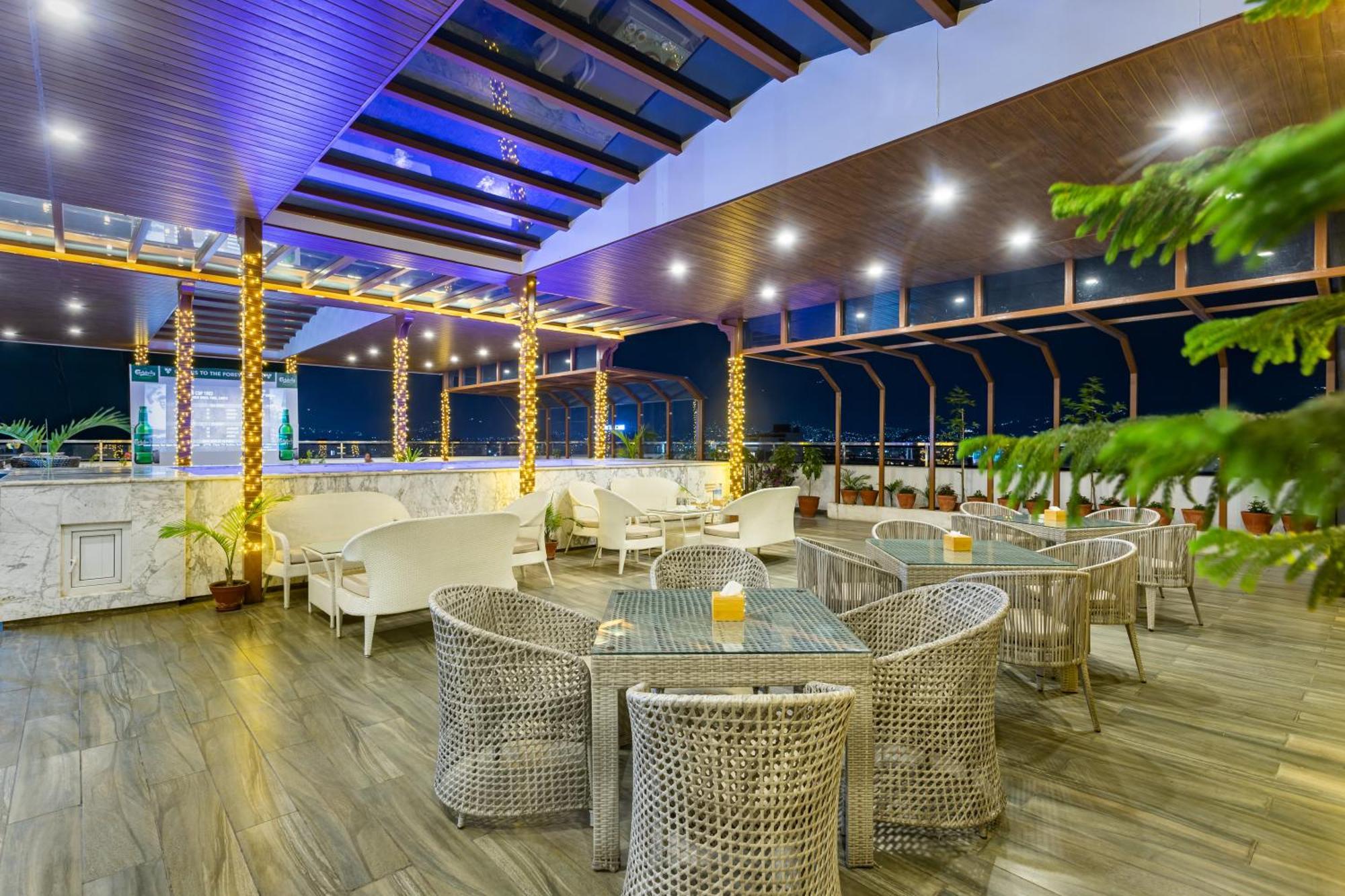 קטמנדו Hotel Lo Mustang מראה חיצוני תמונה